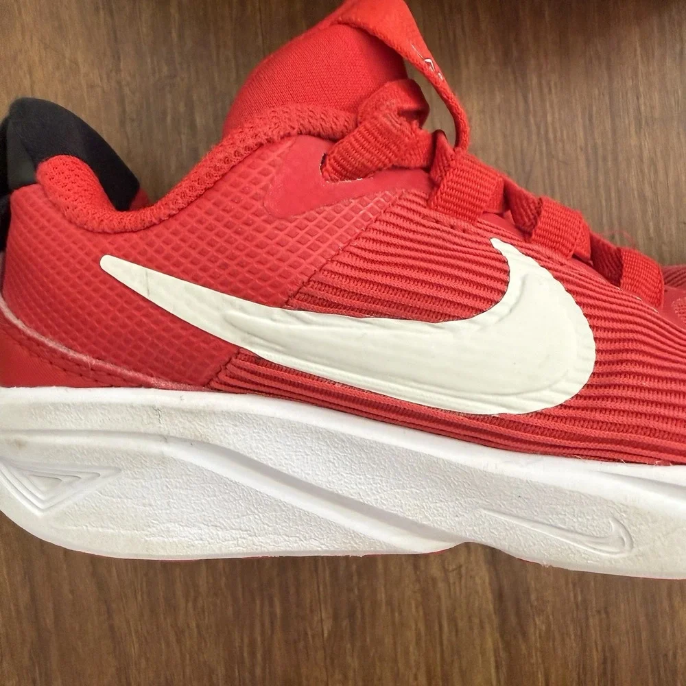 Nike Star Runner 4 Sneakers Youth 11.5 C Red White Shoes Boys Kids Hook Loop
